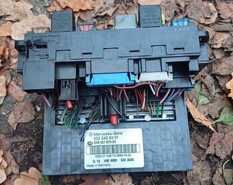 Pojistková skříň ( SAM jednotka ) - Mercedes w203