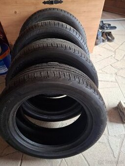 Pneu 235/55R18 SUV