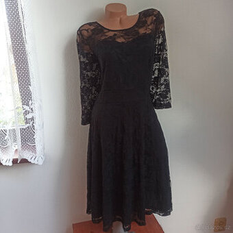 NOVÉ dámské krajkové šaty eur 46