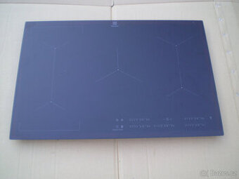 Indukční varná deska Electrolux EIV835