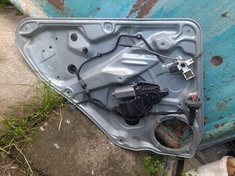 Levá zadní stahovačka VW Passat B5