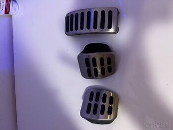 Sportovní pedál škoda fabia, vw golf, koncern