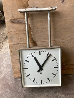 Hodiny PRAGOTRON oboustranné 2.000 kč