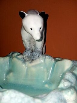 Popelník s medvědem. z.n DITMAR URBACH V.20cm Š.21 cm super