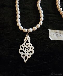 Perlové náhrdelníky (18KGP)