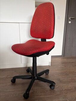 Daruji kancelářskou židli