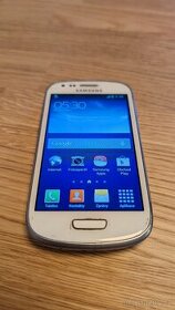 Samsung Galaxy S3 mini, 5MPx, 8GB, microSD slot