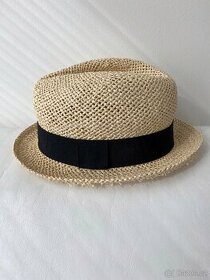 klobouk sv. hnědý  H&M