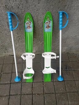 První dětské lyže 60 cm, výborný stav.