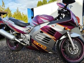 Suzuki RF 900r