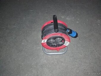 Prodluzovaci kabel