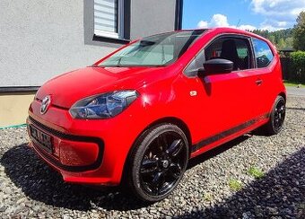 VW UP 1.0i rok 2012,nová STK