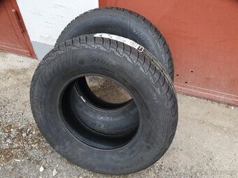 ZIMNÍ PNEU ..225/75/16 ...2KS