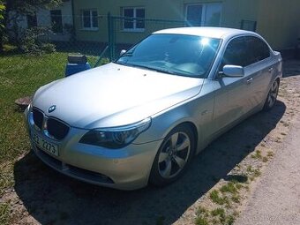 BMW 530d E60 - spěchá