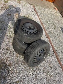Kola Toyota Yaris r. 2004