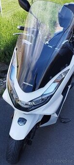 Honda PCX 125 .2023.najeto 17400km