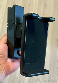 Škoda. Smart Holder - držák multimédií.