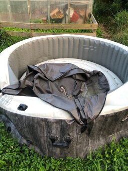 vířivka bazén jen nafukovací těleso