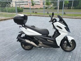 Kymco K-XCT 300i - 1