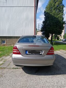 W203