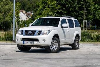 Nissan Pathfinder 2.5 dCi SE