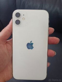 Mobil iPhone 11, 128 GB, krásný stav