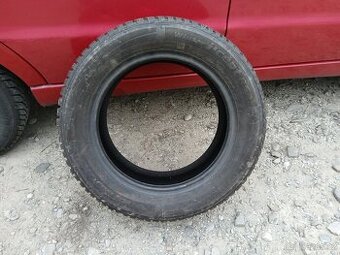 1x zimni hankook 195/60 R15, dezen=7,5mm