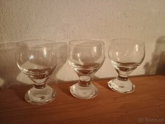 3x Retro skleničky na víno