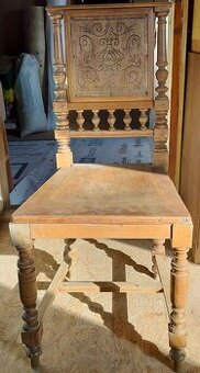 Starožitná židle po renovaci
