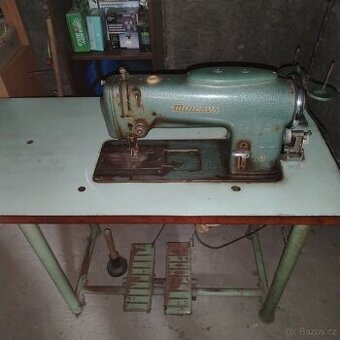 Průmyslový šicí stroj