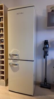 Chladnička s mrazničkou ETA
