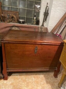 Starožitný nábytek k renovaci