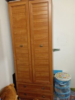 2 skříně,,PC stůl