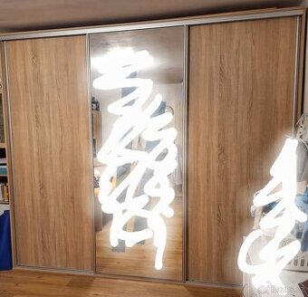 Šatní skříň velká