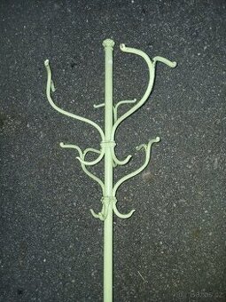 Prodám retro věšák  židle  lampy