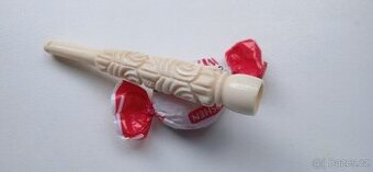 Cigaretová špička ze slonoviny, ručně vyřezávaná