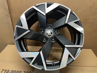 ŠKODA SUPERB 4 NOVÉ ALU TRISULI BLACK 8x18 ET44