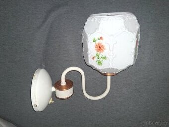 Nástěnná lampička