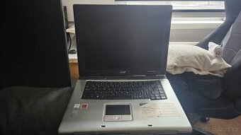 Acer TravelMate 2200 – bez nabíječky