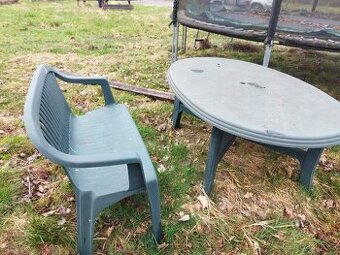 Stůl a lavice