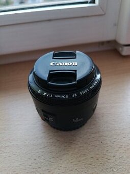 Pevný objektiv Canon 50mm