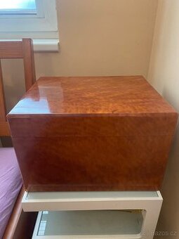 Humidor na doutníky + Cohiba 28 kusů a další
