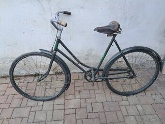 Stary bicykl v původním laku