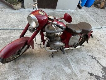 Jawa 353 kyvacka