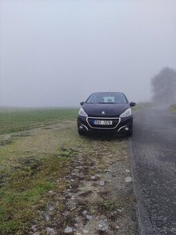 Peugeot 208 benzín