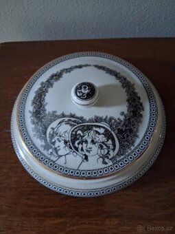 Porcelánová dóza