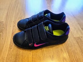 Dámské tenisky Nike 37,5
