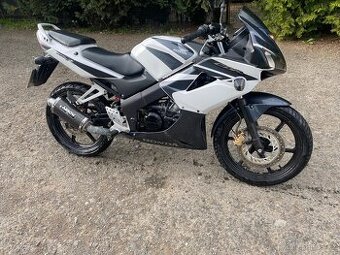 Honda cbr 125 R - 1