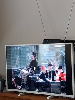 Philips Full HD tv 80cm s dálkovém ovládáním.