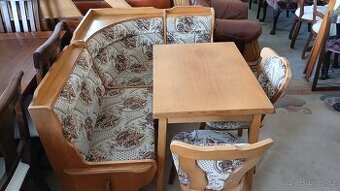 Rohová lavice + 2x židle + rozkládací stůl